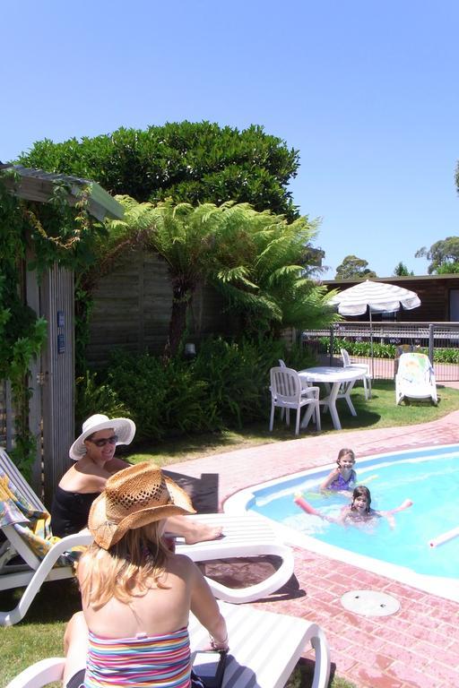 Lazy Acre Log Cabins Lakes Entrance Zewnętrze zdjęcie
