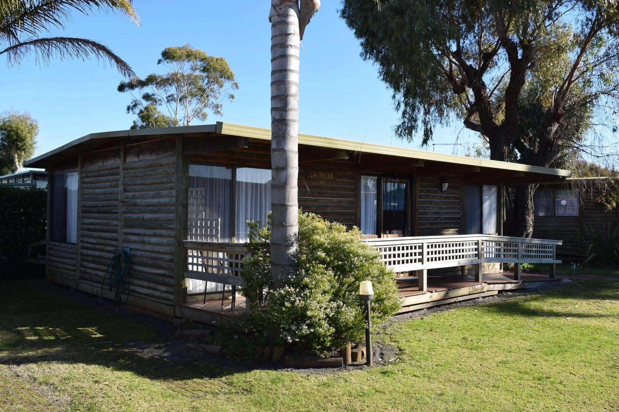 Lazy Acre Log Cabins Lakes Entrance Zewnętrze zdjęcie