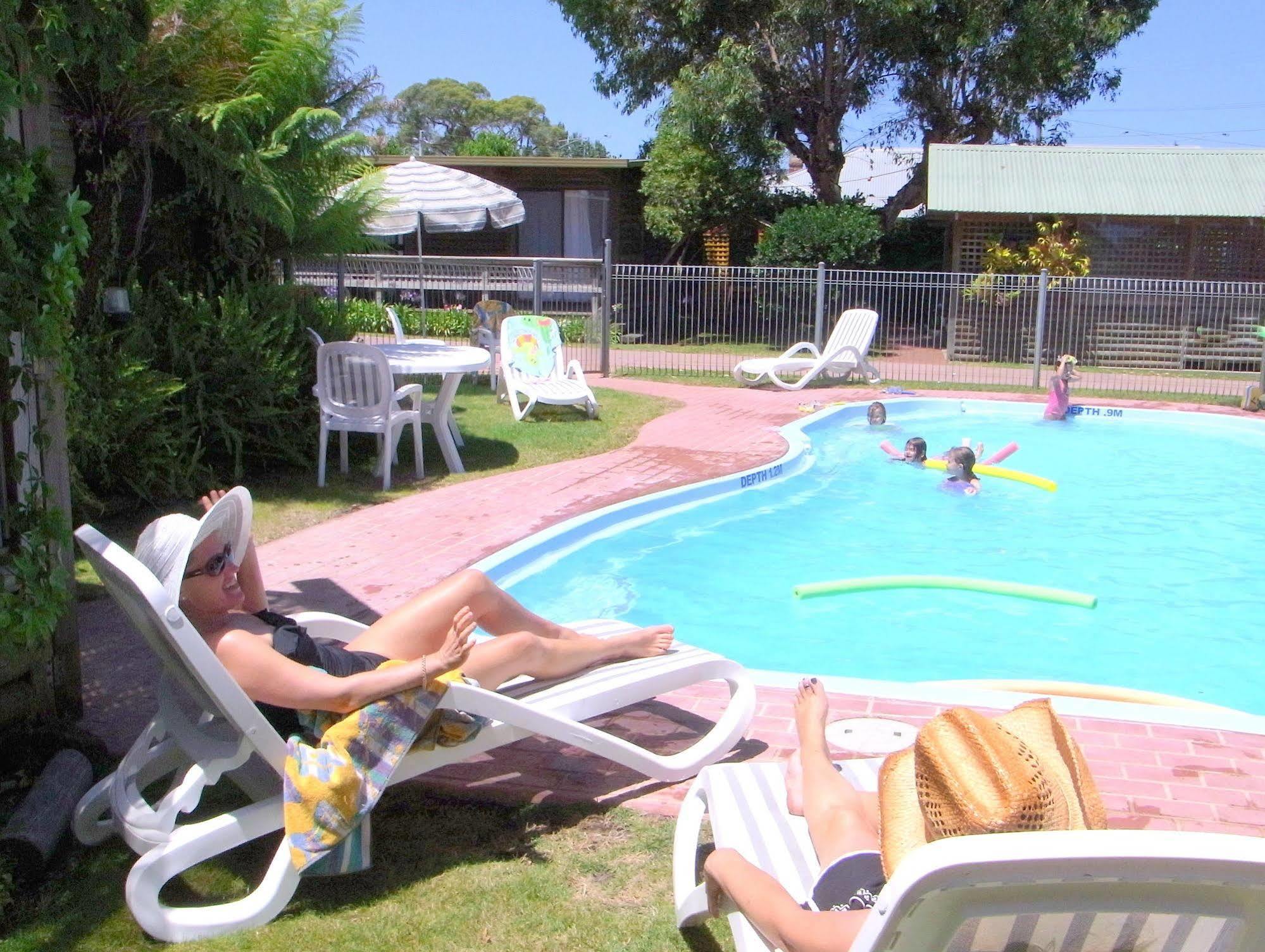 Lazy Acre Log Cabins Lakes Entrance Zewnętrze zdjęcie