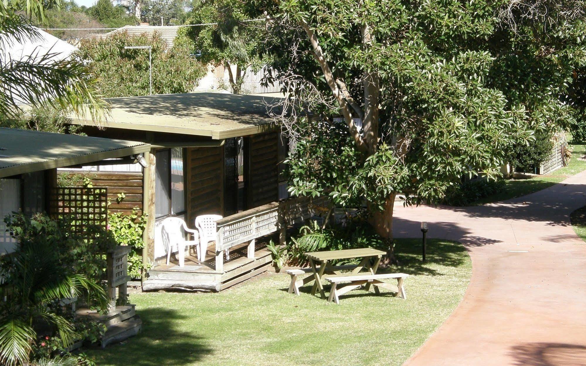 Lazy Acre Log Cabins Lakes Entrance Zewnętrze zdjęcie