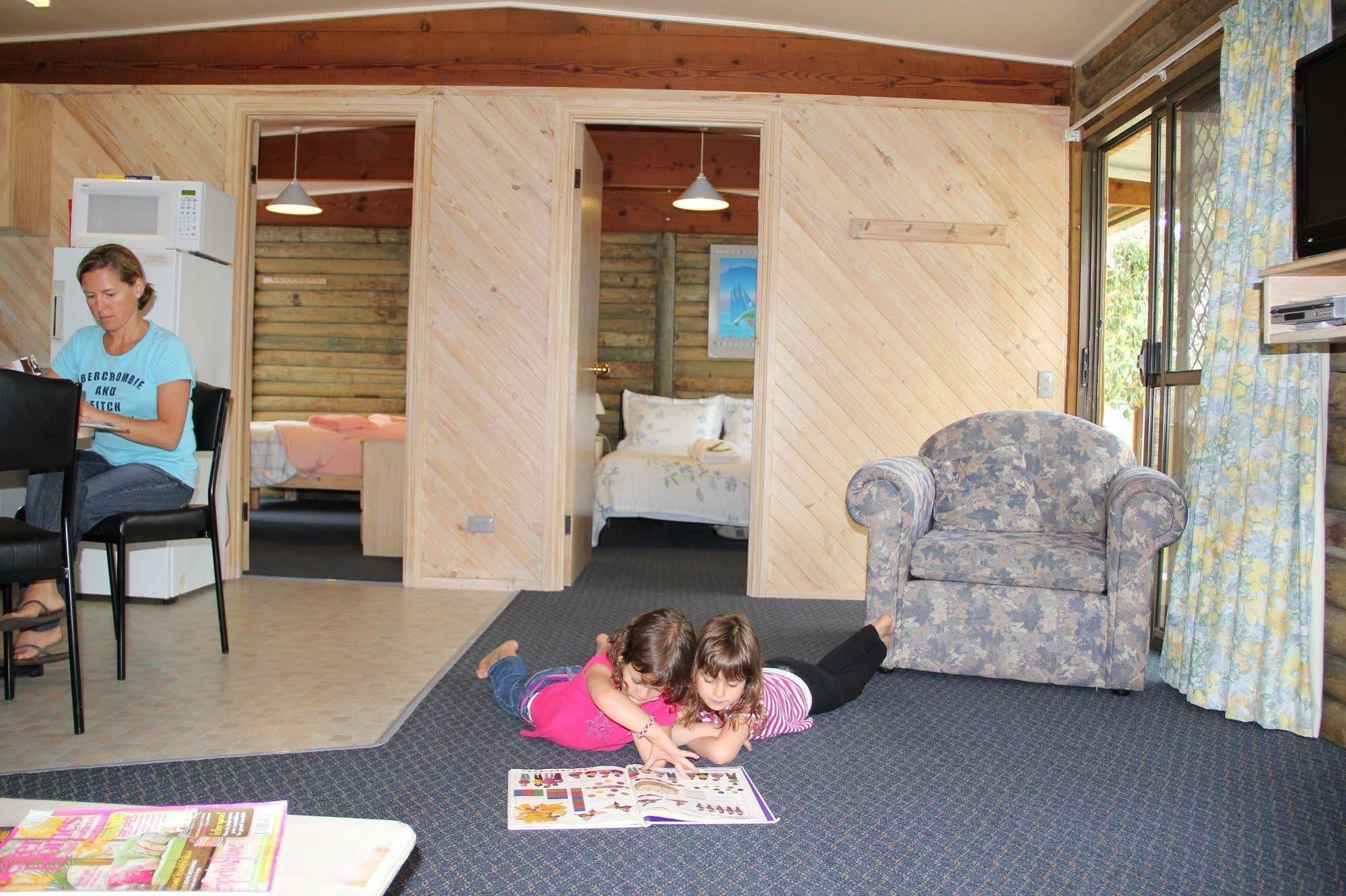 Lazy Acre Log Cabins Lakes Entrance Zewnętrze zdjęcie