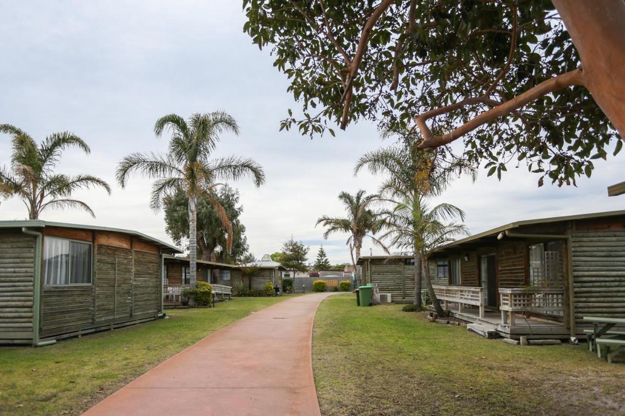Lazy Acre Log Cabins Lakes Entrance Zewnętrze zdjęcie